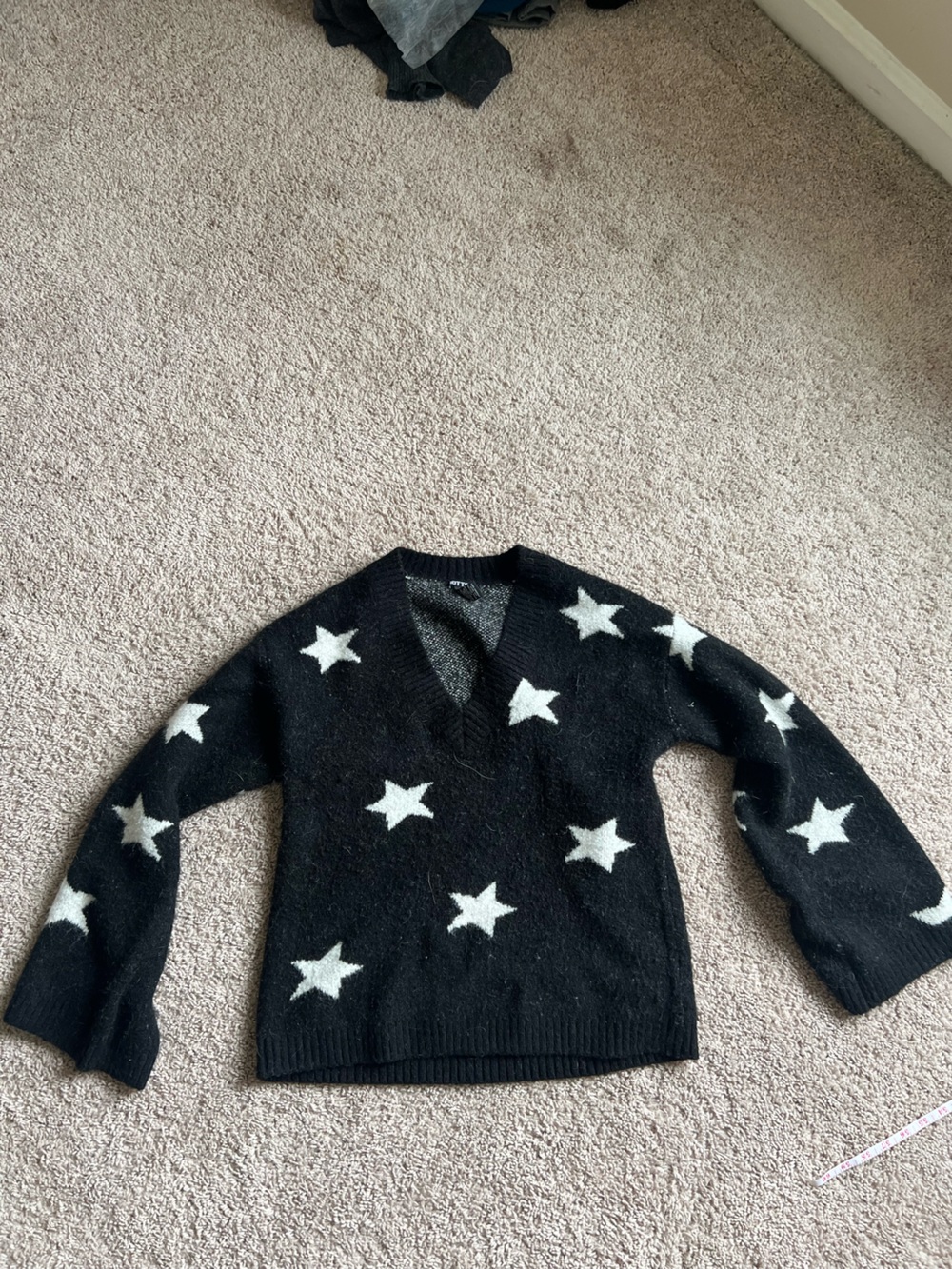 Hot Topic Black V-Neck Sweater with White Star Pattern